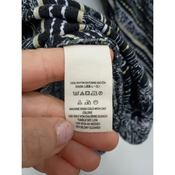 Free People Womens Walking On A Dream Tunic Top Medium Black Floral Keyhole BOHO - Picture 2 of 7